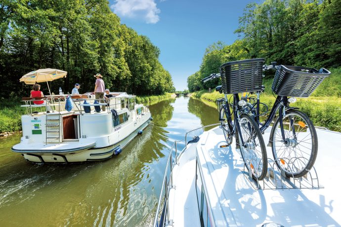 Locaboat <br>VIVRE UNE EXPÉRIENCE TOTALEMENT INOUBLIABLE À BORD DE NOS PÉNICHETTES®